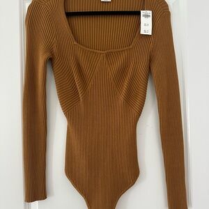 Abercrombie & Fitch Ribbed Long-Sleeve Bodysuit in Camel Brown